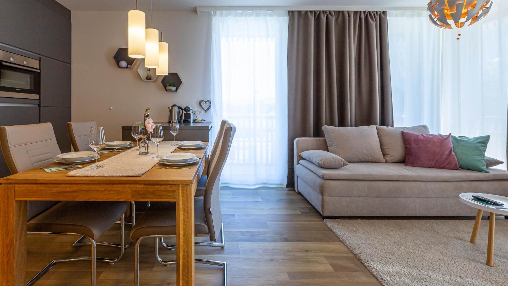 Grimming Lodge By Keyone Tauplitz Bagian luar foto